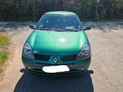 Begagnad Renault Clio II Expression 75 HK (55 kW) 2002 Grön Sedan