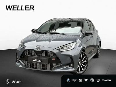 Neu Toyota Yaris Hybrid Sport 131 PS (96 kW) 2025 Ash grey (grau) Kleinwagen