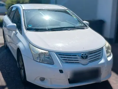 Gebraucht Toyota Avensis Edition 150 PS (110 kW) 2011 Weiß Kombi