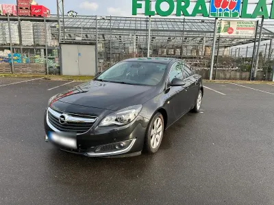 Gebraucht Opel Insignia 140 PS (102 kW) 2015 Schwarz Limousine