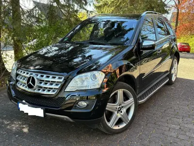 Gebraucht Mercedes ML500 Edition 387 PS (284 kW) 2010 Schwarz SUV