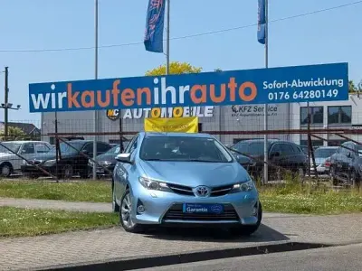Gebraucht Toyota Auris Hybrid Executive 99 PS (72 kW) 2013 Blau Limousine
