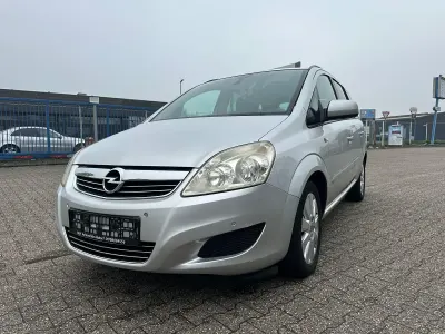 Gebraucht Opel Zafira Edition 116 PS (85 kW) 2010 Van / Kleinbus