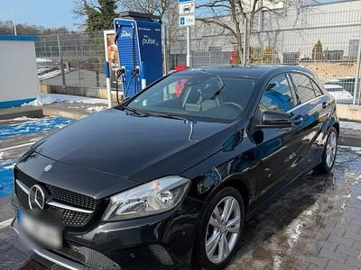 Schwarz Gebraucht 2016 Mercedes A180 Kleinwagen | 11.000 € (Guter Preis)