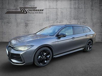 Grau Gebraucht 2024 VW Passat R-line Kombi | 48.690 € (Teuer)