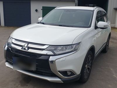 gebraucht Mitsubishi Outlander 2.2 D*Automatik*Keyless*Shz*Ahk