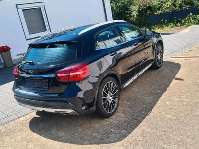 Mercedes GLA200