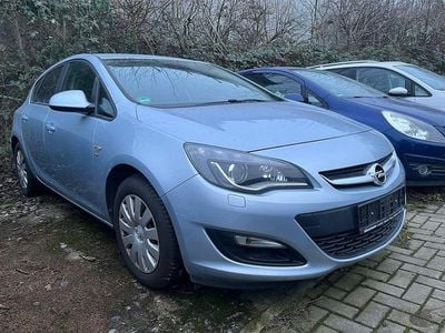 Gebraucht Opel Astra Energy 140 PS (102 kW) 2014 Silber Limousine