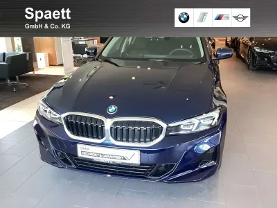 Gebraucht BMW 318 Comfort Edition 156 PS (114 kW) 2025 Bmw individual tansanitblau Limousine