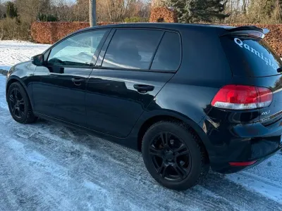 Gebraucht VW Golf VI 85 PS (62 kW) 2009 Schwarz Kleinwagen