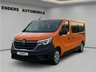 Neu Renault Trafic 110 PS (80 kW) 2026 Orange (kommunalorange) Van / Kleinbus