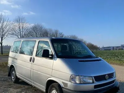 Second-hand VW Caravelle 102 CP (75 kW) 2001 Argintiu Van