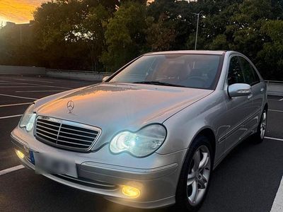 Silber Gebraucht 2000 Mercedes C240 Limousine | 4.950 €