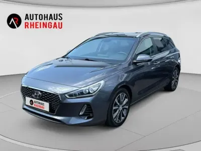 Gebraucht Hyundai i30 Premium 140 PS (102 kW) 2017 Micron grey / met (metallic) Kombi
