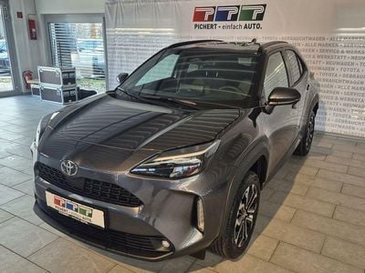 Neu Toyota Yaris Cross 131 PS (96 kW) 2025 Grau SUV