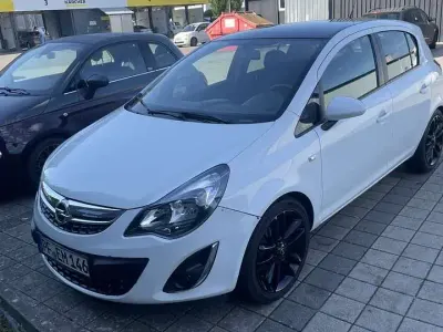 Gebraucht Opel Corsa Color Edition 87 PS (63 kW) 2012 Weiß Kleinwagen