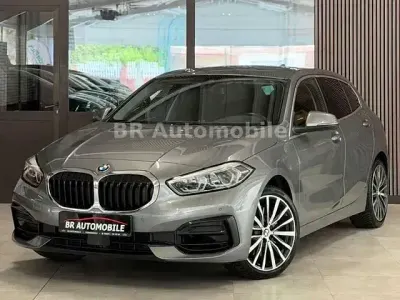 Gebraucht BMW 120 Sport Line 178 PS (130 kW) 2022 Skyscraper grau metallic Limousine