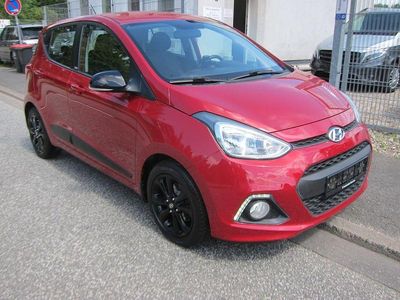 Gebraucht Hyundai i10 Blackline 87 PS (63 kW) 2015 Rot Kleinwagen