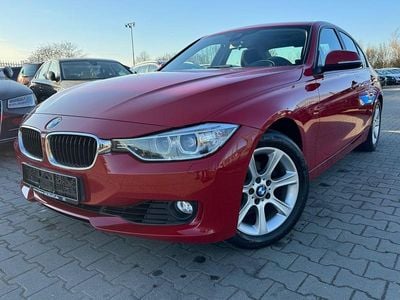Gebraucht BMW 320 184 PS (135 kW) 2012 Rot Limousine