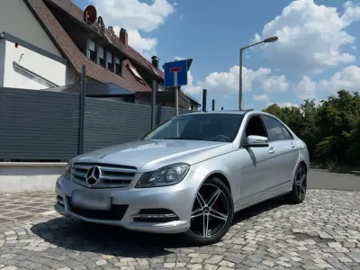 Gebraucht Mercedes C180 156 PS (114 kW) 2013 Silber Limousine