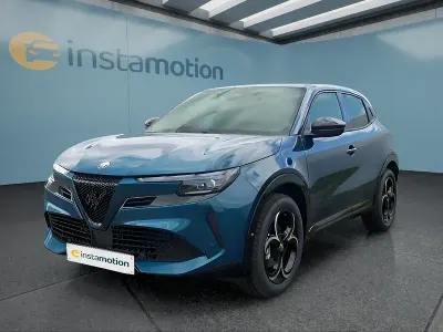 Neu Alfa Romeo Junior 145 PS (106 kW) 2026 Blau SUV