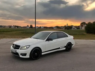 Gebraucht Mercedes C350 AMG 265 PS (194 kW) 2012 Weiß Limousine