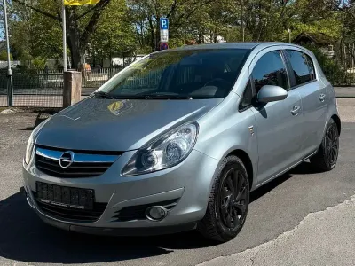 Gebraucht Opel Corsa Edition 87 PS (63 kW) 2010 Silber Kleinwagen
