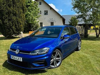 Blau Gebraucht 2018 VW Golf VII R-line Kleinwagen | 13.999 € (Fairer Preis)