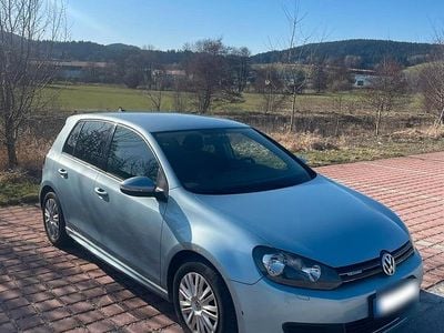 Gebraucht VW Golf VI 105 PS (77 kW) 2010 Blau Kleinwagen