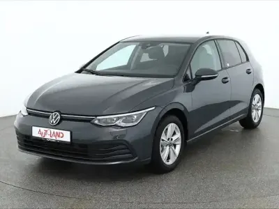 Gebraucht VW Golf VIII Life 131 PS (96 kW) 2023 Grau Limousine