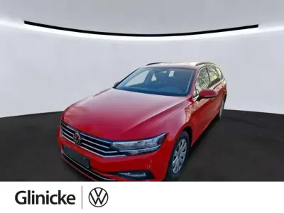 Gebraucht VW Passat Business 122 PS (89 kW) 2023 Tornadorot Kombi