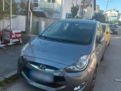 Gebraucht Hyundai ix20 72 PS (52 kW) 2012 Grau Kleinwagen
