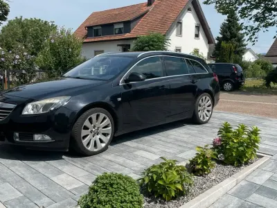 Gebraucht Opel Insignia 220 PS (161 kW) 2009 Schwarz Kombi