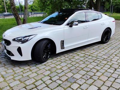 Weiß Gebraucht 2018 Kia Stinger Exclusive Kleinwagen | 26.000 € (Fairer Preis)