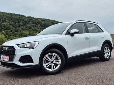 Gletscherweiss (metallic) Gebraucht 2022 Audi Q3 Basis SUV | 28.770 € (Guter Preis)