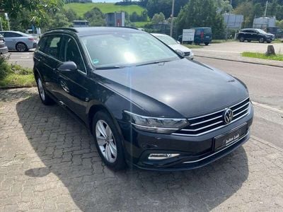 Gebraucht VW Passat Business 200 PS (147 kW) 2022 Deep black perleffekt Kombi