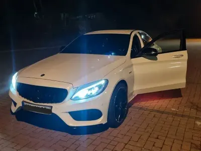 Gebraucht Mercedes C450 AMG AMG 367 PS (269 kW) 2015 Weiß Limousine