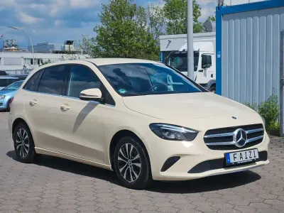 Gebraucht Mercedes B180 116 PS (85 kW) 2021 Beige Van / Kleinbus
