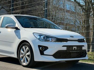 Gebraucht Kia Rio Vision 101 PS (74 kW) 2021 Weiß Limousine