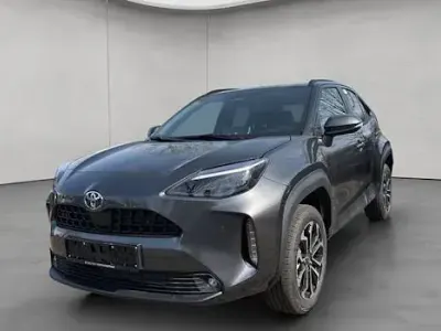 Neu Toyota Yaris Cross 130 PS (95 kW) 2026 Grau SUV