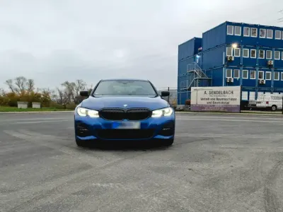 Gebraucht BMW 330 M Sport 258 PS (189 kW) 2018 Blau Limousine