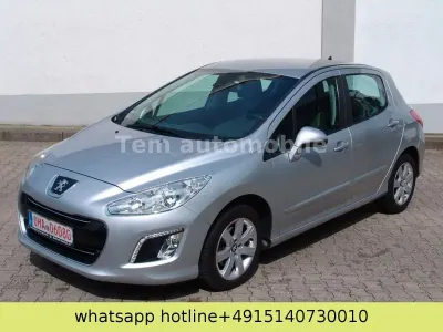 Gebraucht Peugeot 308 Active 120 PS (88 kW) 2011 Silber Limousine