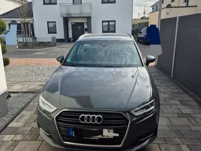 Gebraucht Audi A3 Sport 150 PS (110 kW) 2019 Grau Limousine