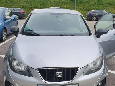 Gebraucht Seat Ibiza Style 69 PS (50 kW) 2012 Silber Kleinwagen
