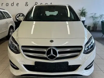 Używany Mercedes B200 Style 136 KM (100 kW) 2018 Biały Minivan