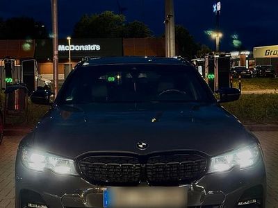 Gebraucht BMW 318 M Sport 150 PS (110 kW) 2021 Grau Kombi