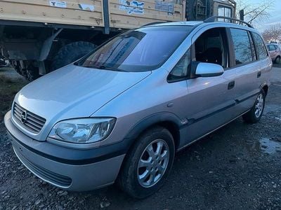 Silber Gebraucht 2001 Opel Zafira Van / Kleinbus | 1.200 € (Fairer Preis)