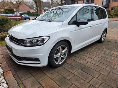 Gebraucht VW Touran Highline 150 PS (110 kW) 2021 Weiß Van / Kleinbus