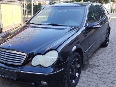 Second-hand Mercedes C180 Elegance 129 CP (94 kW) 2002 Negru Berlinǎ