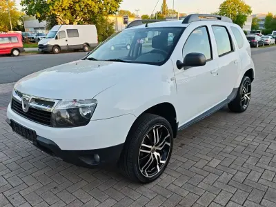 Używany Dacia Duster Lauréate 110 KM (80 kW) 2012 Biały SUV